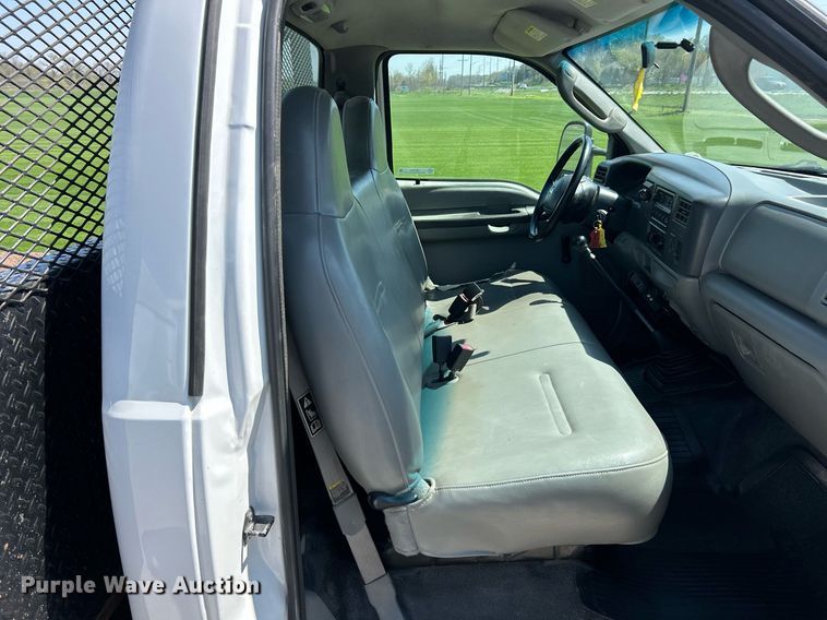 image for item EK2853 2003 Ford F550  Super Duty XL flatbed truck