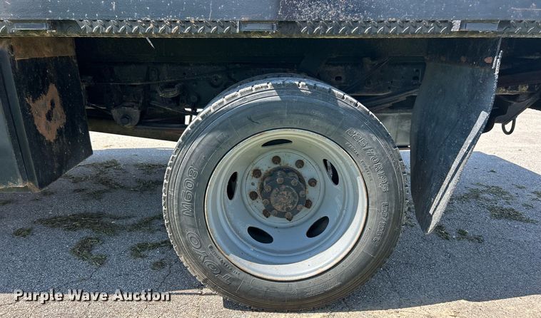 image for item EK2853 2003 Ford F550  Super Duty XL flatbed truck