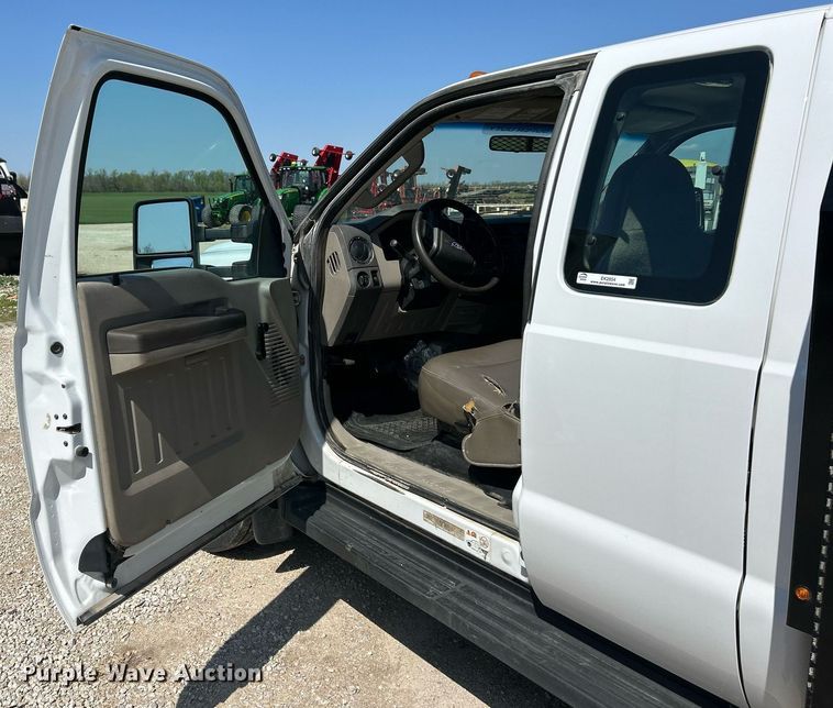image for item EK2854 2008 Ford F550 Super Duty XL Ext. Cab flatbed truck