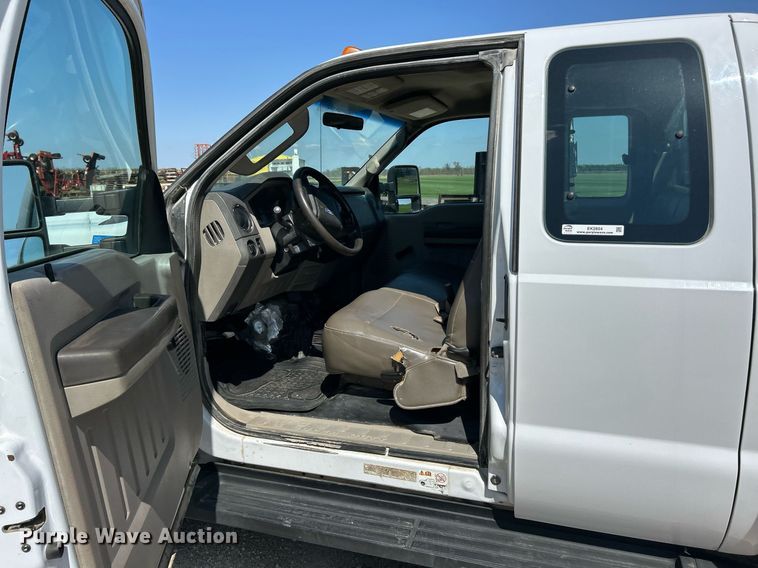 image for item EK2854 2008 Ford F550 Super Duty XL Ext. Cab flatbed truck