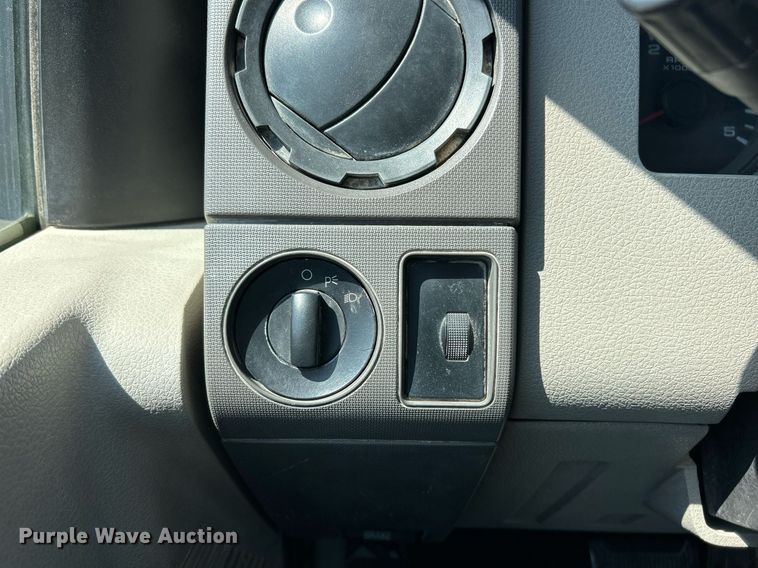 image for item EK2854 2008 Ford F550 Super Duty XL Ext. Cab flatbed truck