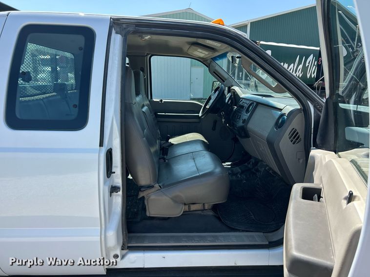 image for item EK2854 2008 Ford F550 Super Duty XL Ext. Cab flatbed truck