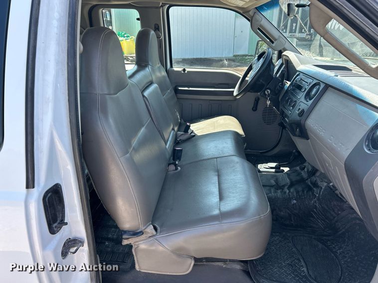 image for item EK2854 2008 Ford F550 Super Duty XL Ext. Cab flatbed truck