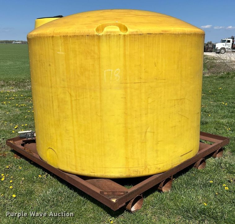 image for item EK2858 Poly tank