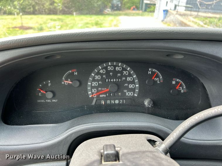 image for item EK2873 2003 Ford E450 Super Duty shuttle bus