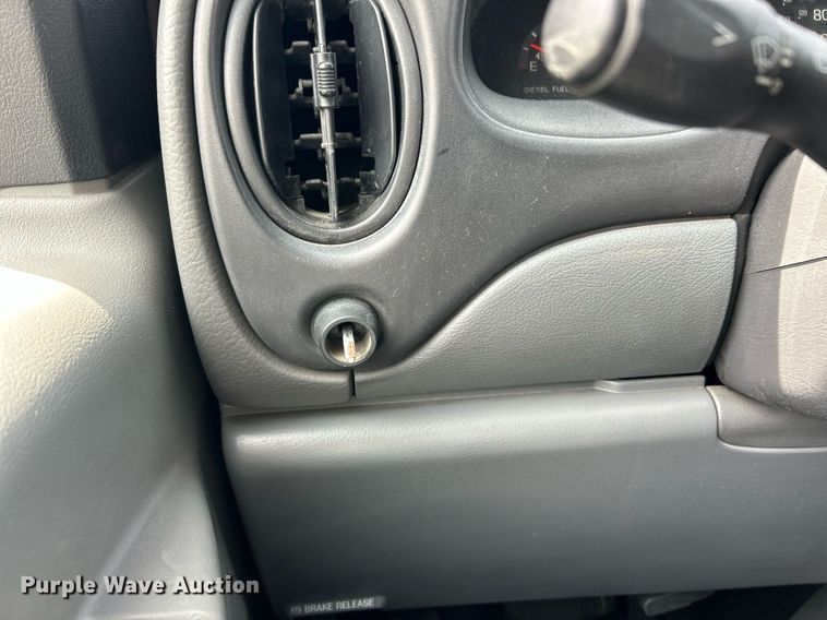 image for item EK2873 2003 Ford E450 Super Duty shuttle bus