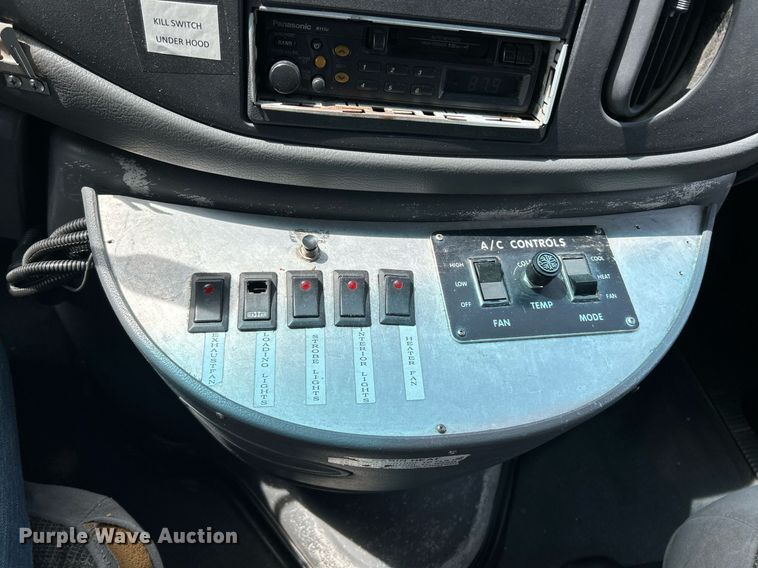 image for item EK2873 2003 Ford E450 Super Duty shuttle bus