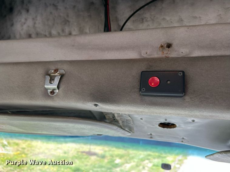 image for item EK2873 2003 Ford E450 Super Duty shuttle bus