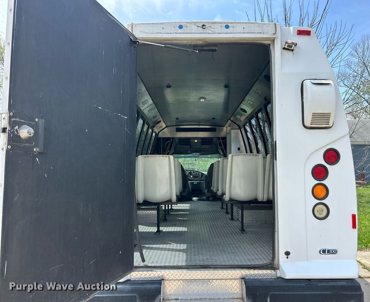 image for item EK2873 2003 Ford E450 Super Duty shuttle bus