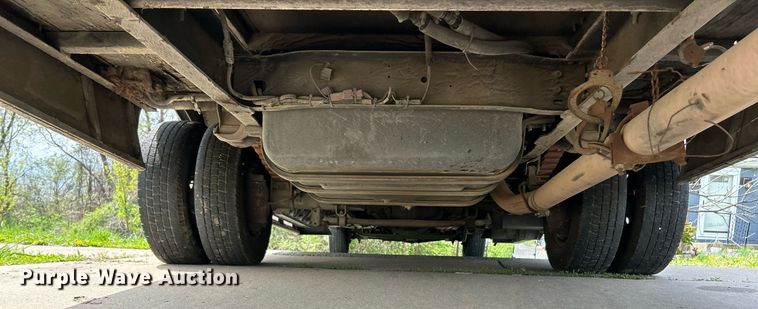 image for item EK2873 2003 Ford E450 Super Duty shuttle bus