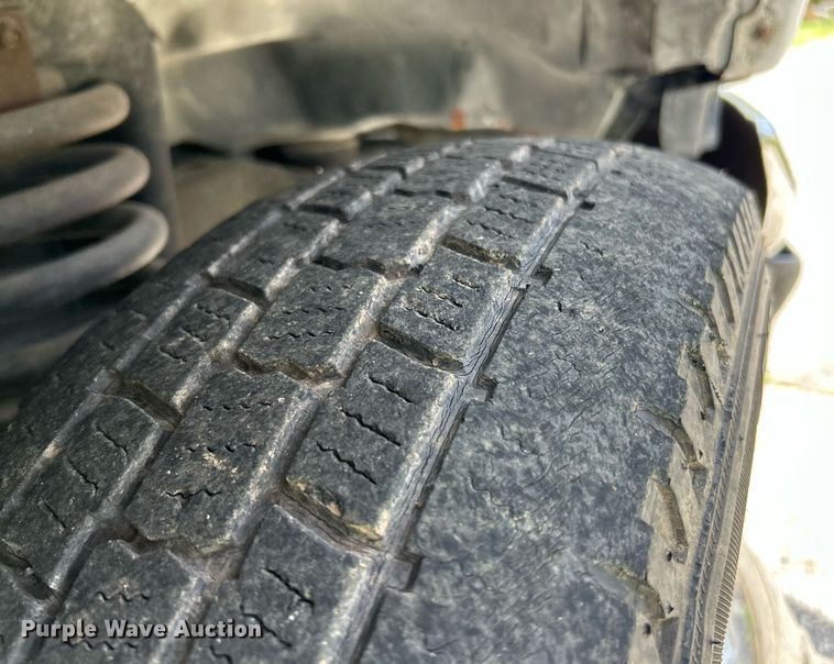 image for item EK2873 2003 Ford E450 Super Duty shuttle bus