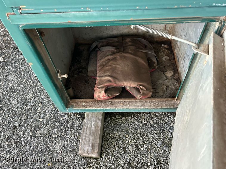 image for item EK2881 Reading utility bed