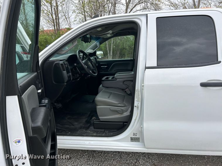 image for item EK2896 2018 Chevrolet Silverado 2500HD Double Cab pickup truck