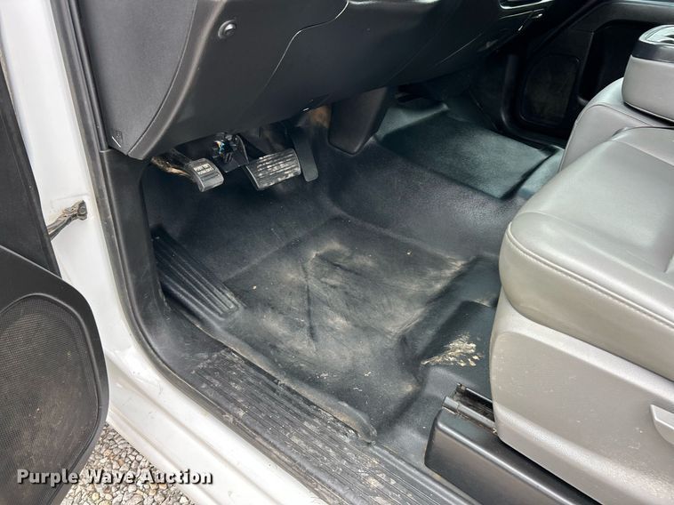 image for item EK2896 2018 Chevrolet Silverado 2500HD Double Cab pickup truck