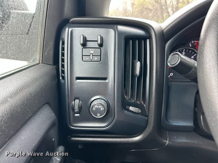 image for item EK2896 2018 Chevrolet Silverado 2500HD Double Cab pickup truck