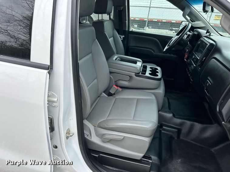 image for item EK2896 2018 Chevrolet Silverado 2500HD Double Cab pickup truck