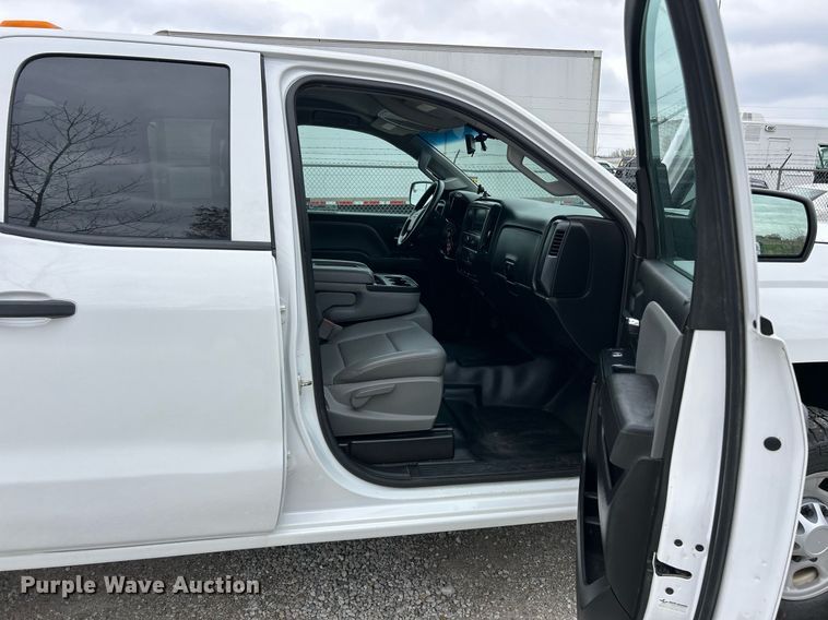 image for item EK2896 2018 Chevrolet Silverado 2500HD Double Cab pickup truck