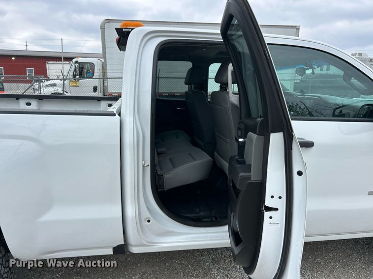 image for item EK2896 2018 Chevrolet Silverado 2500HD Double Cab pickup truck