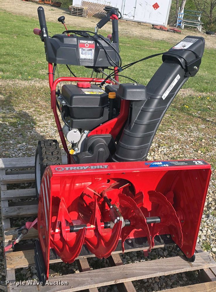 image for item EK5154 Troy-Bilt Storm 2840 snow blower