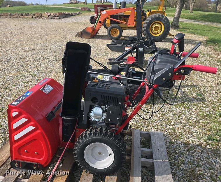 image for item EK5154 Troy-Bilt Storm 2840 snow blower
