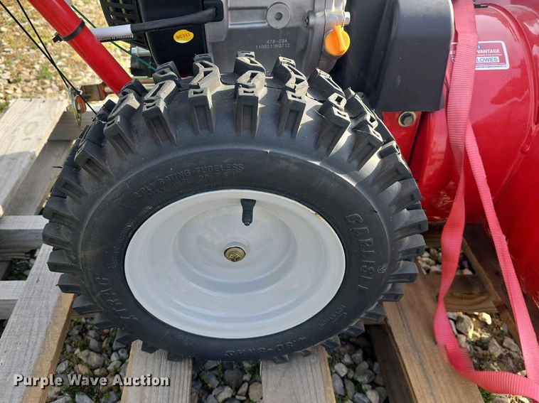 image for item EK5154 Troy-Bilt Storm 2840 snow blower