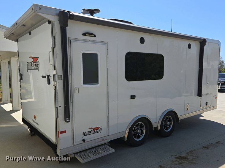 image for item EL1992 2022 Sundowner 1986TB toy hauler camper