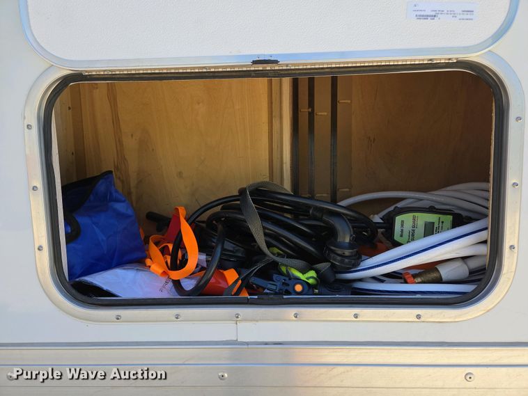 image for item EL1992 2022 Sundowner 1986TB toy hauler camper