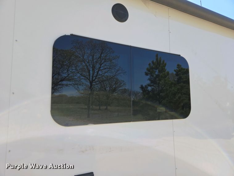 image for item EL1992 2022 Sundowner 1986TB toy hauler camper