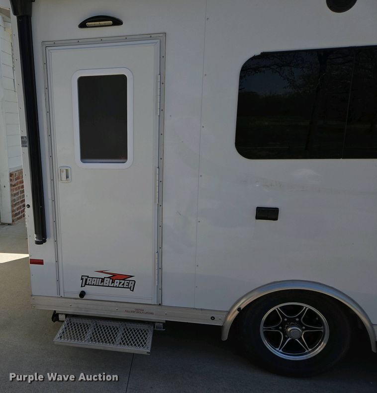 image for item EL1992 2022 Sundowner 1986TB toy hauler camper