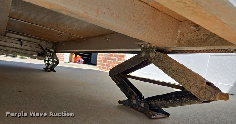 image for item EL1992 2022 Sundowner 1986TB toy hauler camper