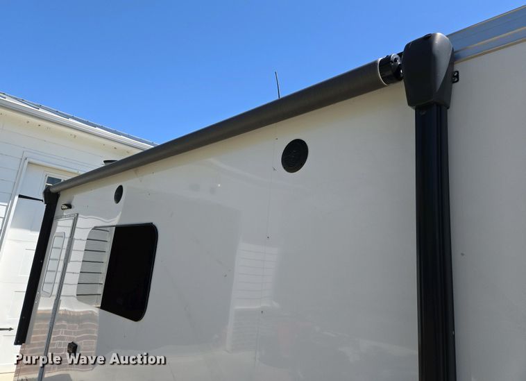 image for item EL1992 2022 Sundowner 1986TB toy hauler camper