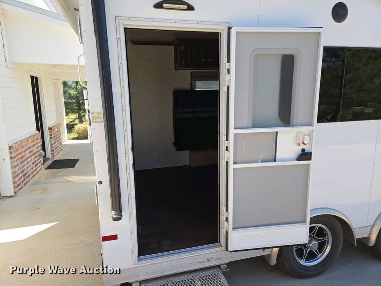 image for item EL1992 2022 Sundowner 1986TB toy hauler camper