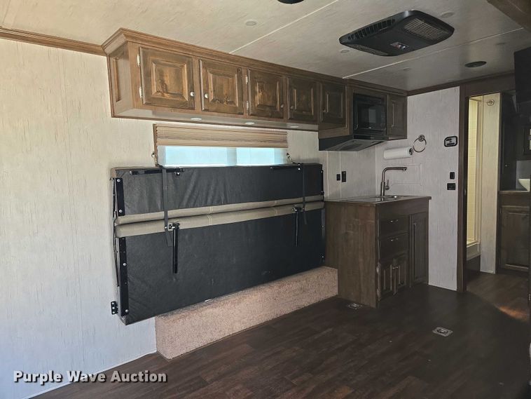 image for item EL1992 2022 Sundowner 1986TB toy hauler camper