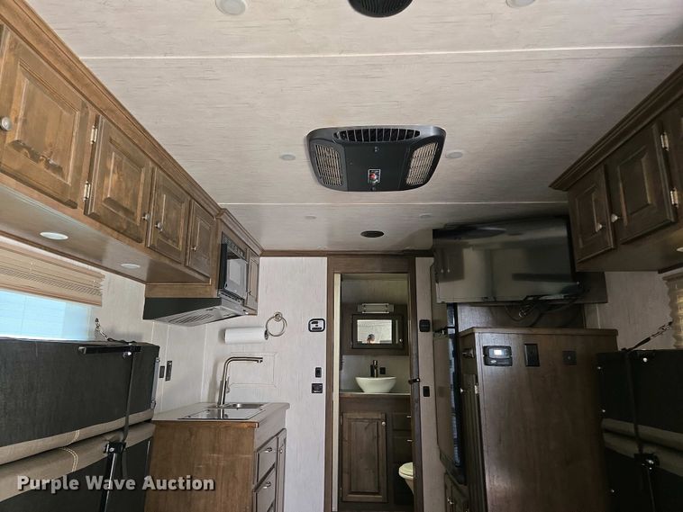 image for item EL1992 2022 Sundowner 1986TB toy hauler camper