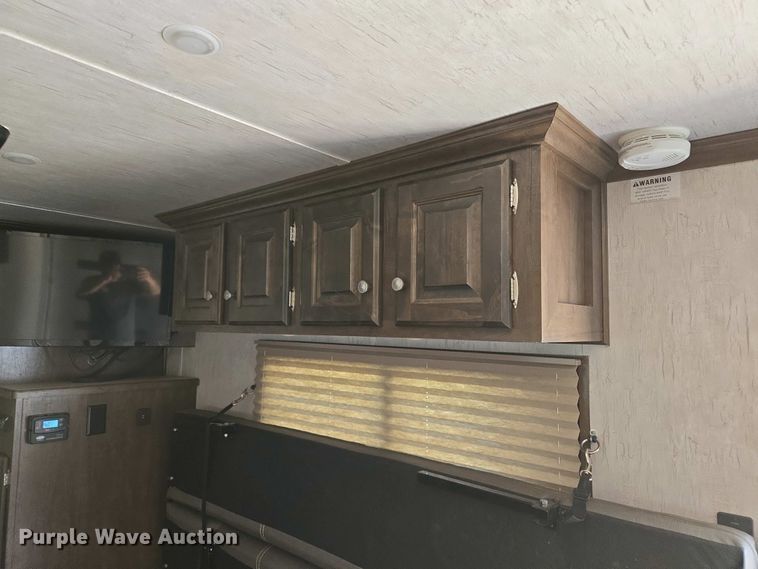 image for item EL1992 2022 Sundowner 1986TB toy hauler camper