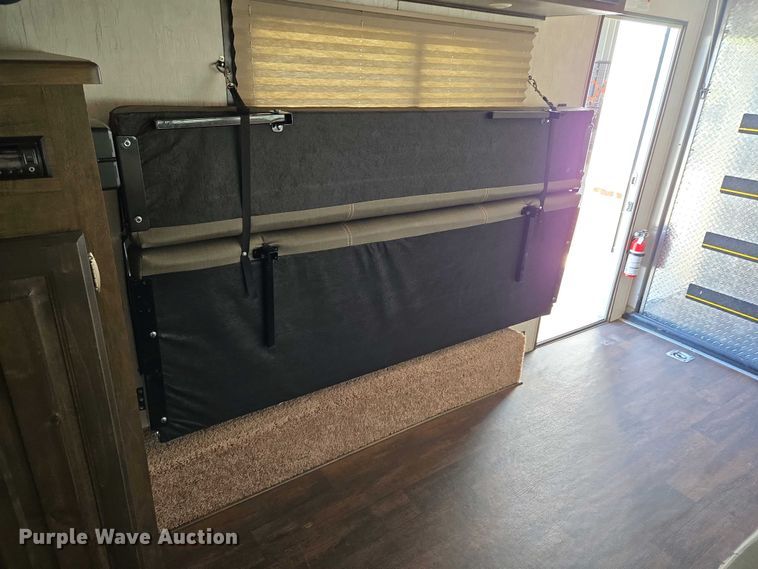 image for item EL1992 2022 Sundowner 1986TB toy hauler camper