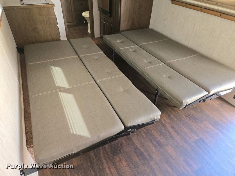 image for item EL1992 2022 Sundowner 1986TB toy hauler camper