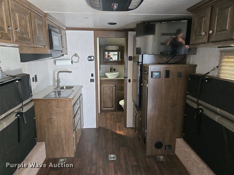 image for item EL1992 2022 Sundowner 1986TB toy hauler camper