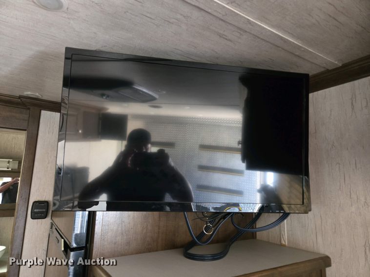 image for item EL1992 2022 Sundowner 1986TB toy hauler camper