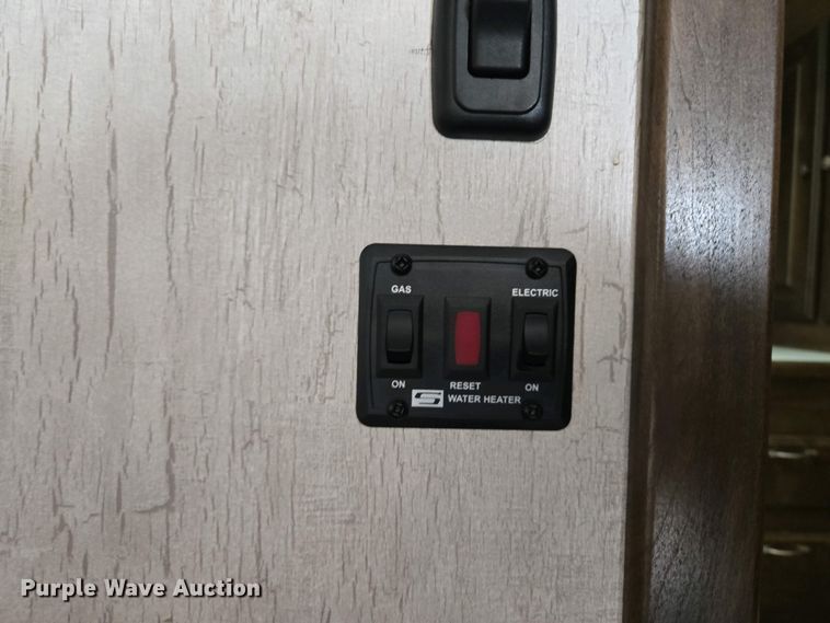 image for item EL1992 2022 Sundowner 1986TB toy hauler camper