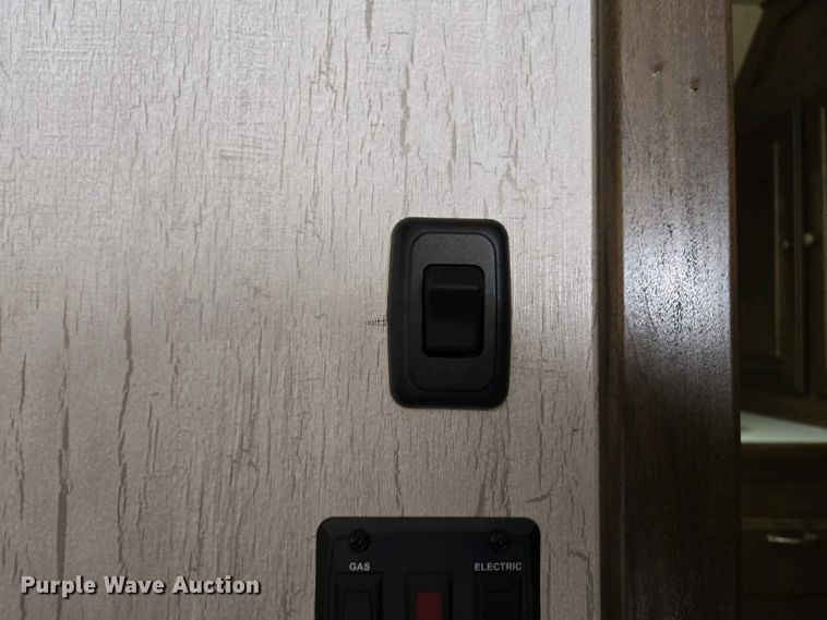 image for item EL1992 2022 Sundowner 1986TB toy hauler camper