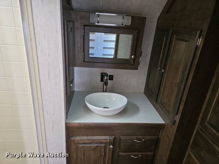 image for item EL1992 2022 Sundowner 1986TB toy hauler camper