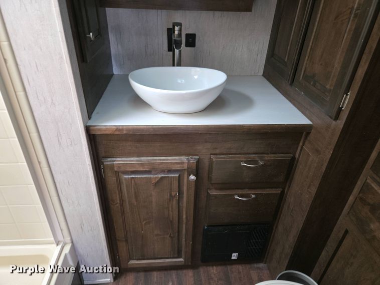 image for item EL1992 2022 Sundowner 1986TB toy hauler camper