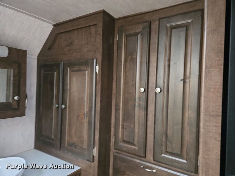 image for item EL1992 2022 Sundowner 1986TB toy hauler camper