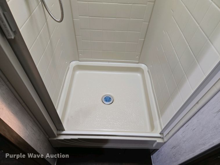 image for item EL1992 2022 Sundowner 1986TB toy hauler camper