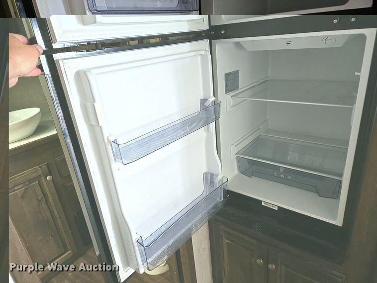 image for item EL1992 2022 Sundowner 1986TB toy hauler camper