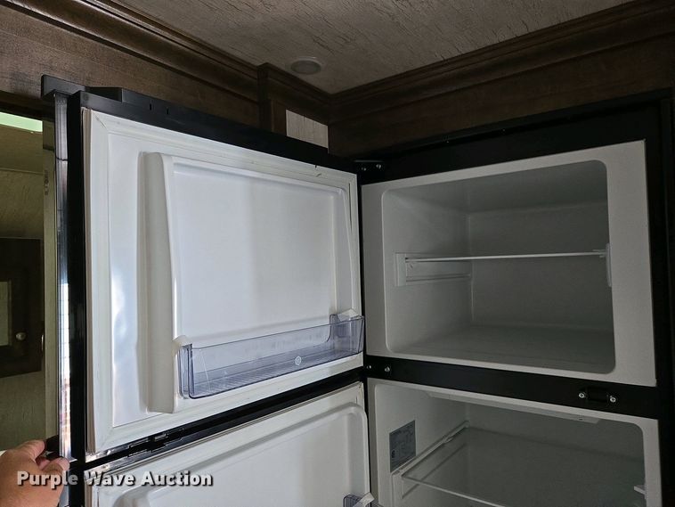 image for item EL1992 2022 Sundowner 1986TB toy hauler camper