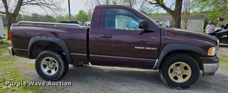 image for item EL1993 2004 Dodge Ram 1500 pickup truck