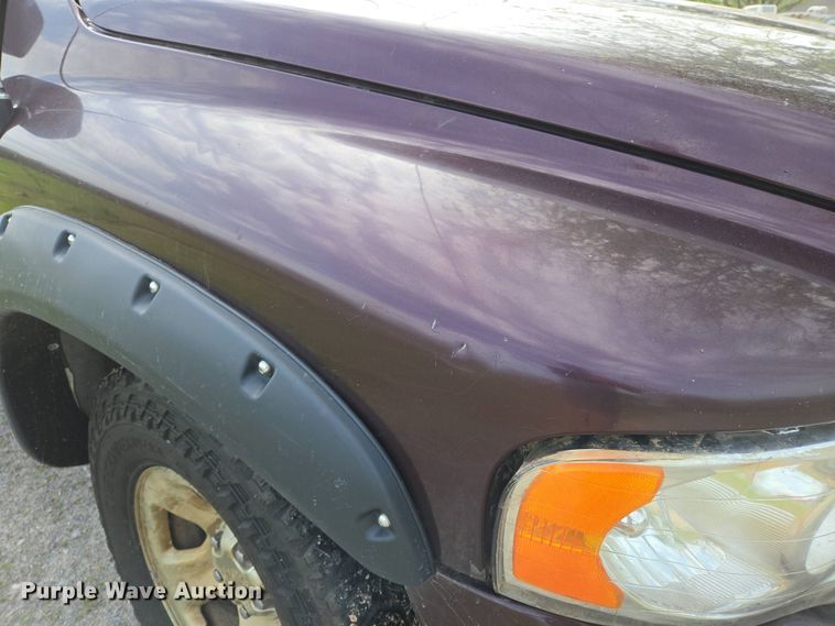 image for item EL1993 2004 Dodge Ram 1500 pickup truck