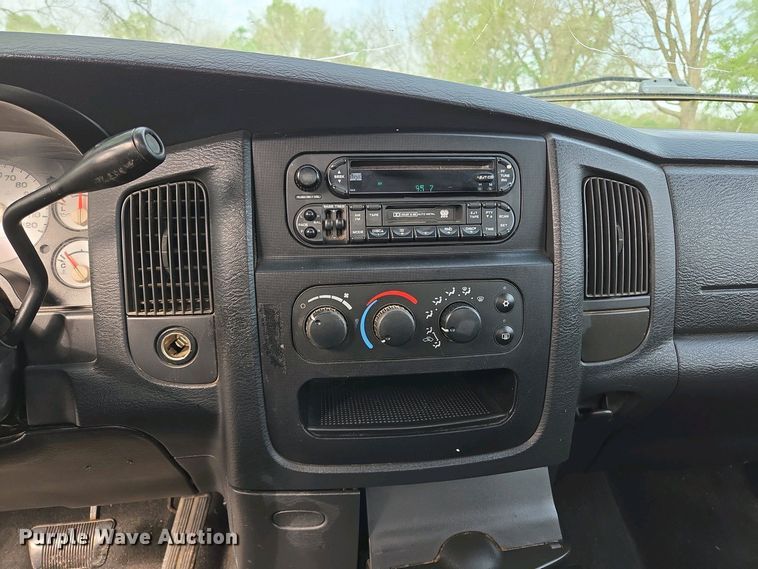 image for item EL1993 2004 Dodge Ram 1500 pickup truck